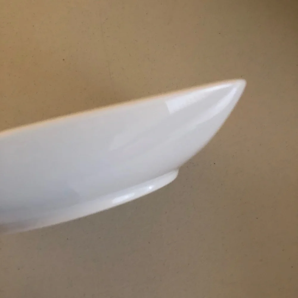 Oneida Sant Andrea Royal Porcelain sq soup 8